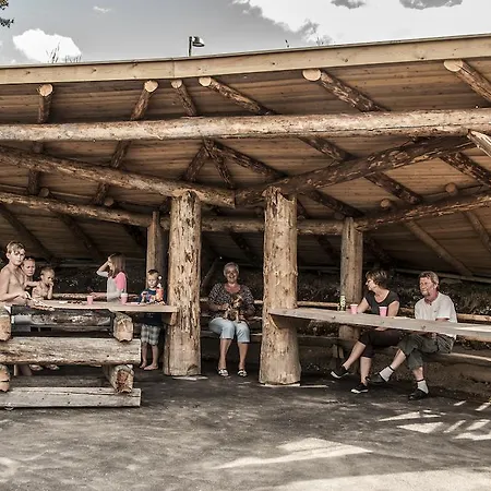 ホリデーパーク Fagernes Camping 4*